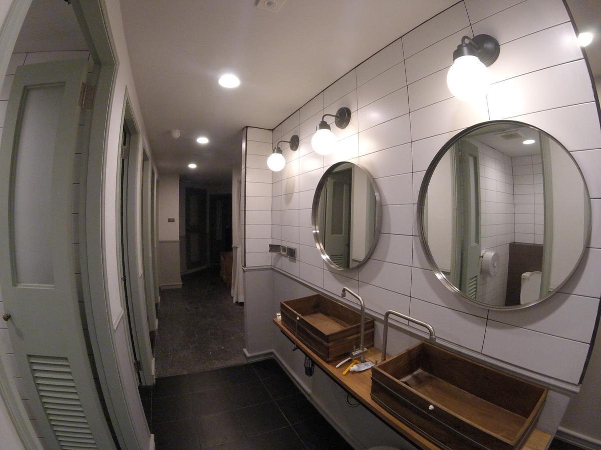 Weeping Willow Sukhumvit 26 방콕 외부 사진